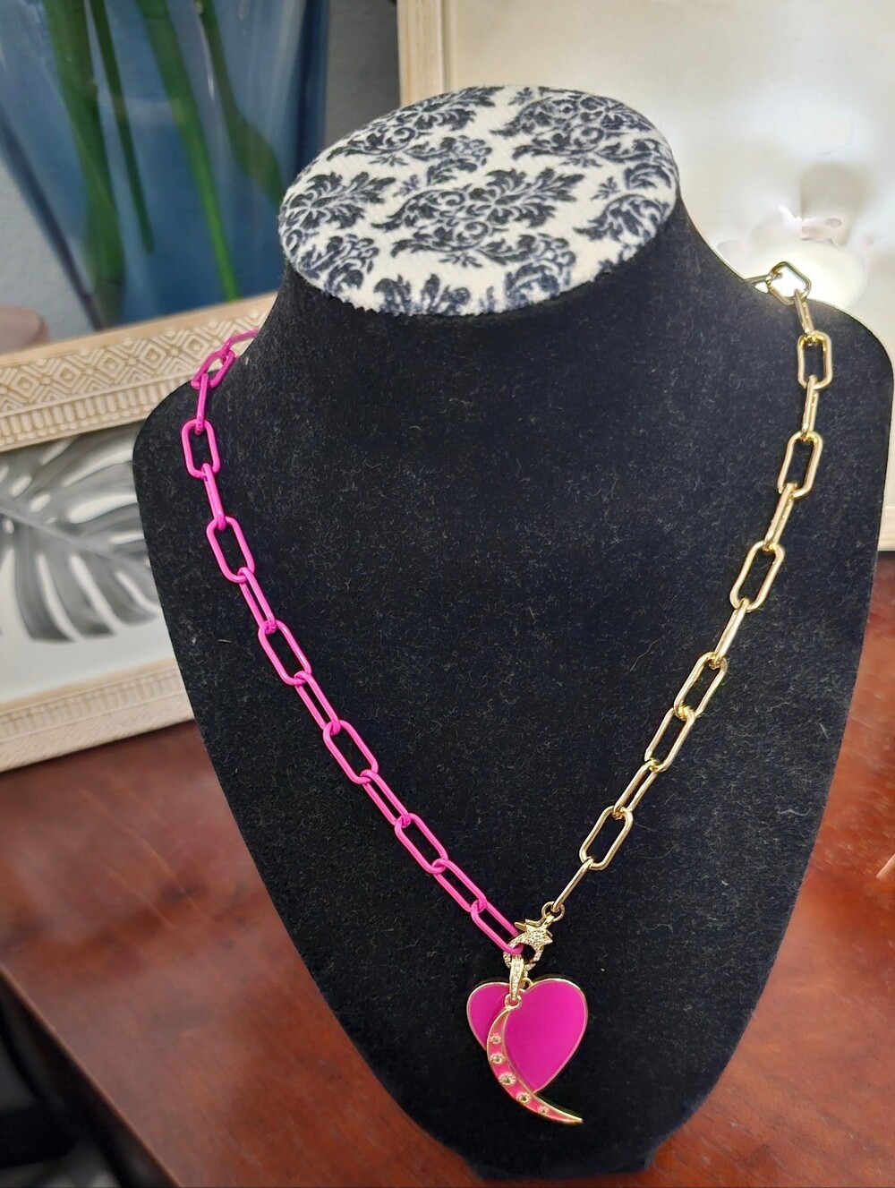 Lucy Moon Hot Pink Cresent Moon & Heart Statement Necklace 16 Inch EUC - Picture 6 of 9